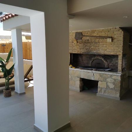 Galadriel Villa With Private Pool & Jacuzzi Kato Yerakarion Exterior foto