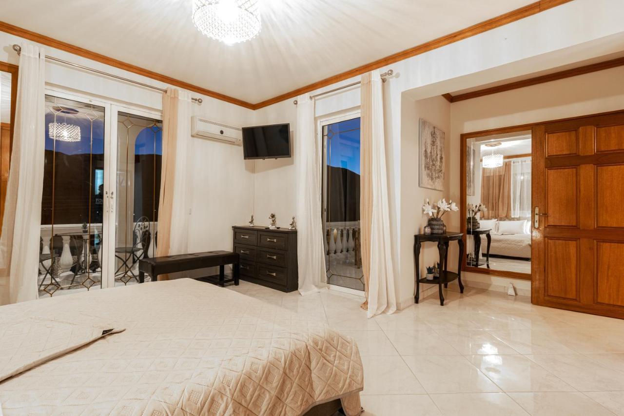 Galadriel Villa With Private Pool & Jacuzzi Kato Yerakarion Exterior foto