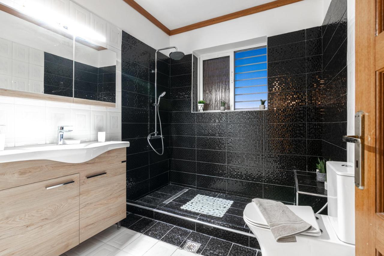 Galadriel Villa With Private Pool & Jacuzzi Kato Yerakarion Exterior foto